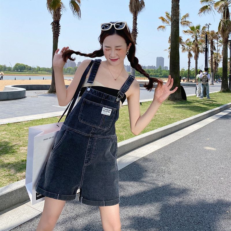 Xu Lin Mini denim suspender pants 2022 new women's summer wear age reduction loose straight casual one-piece shorts