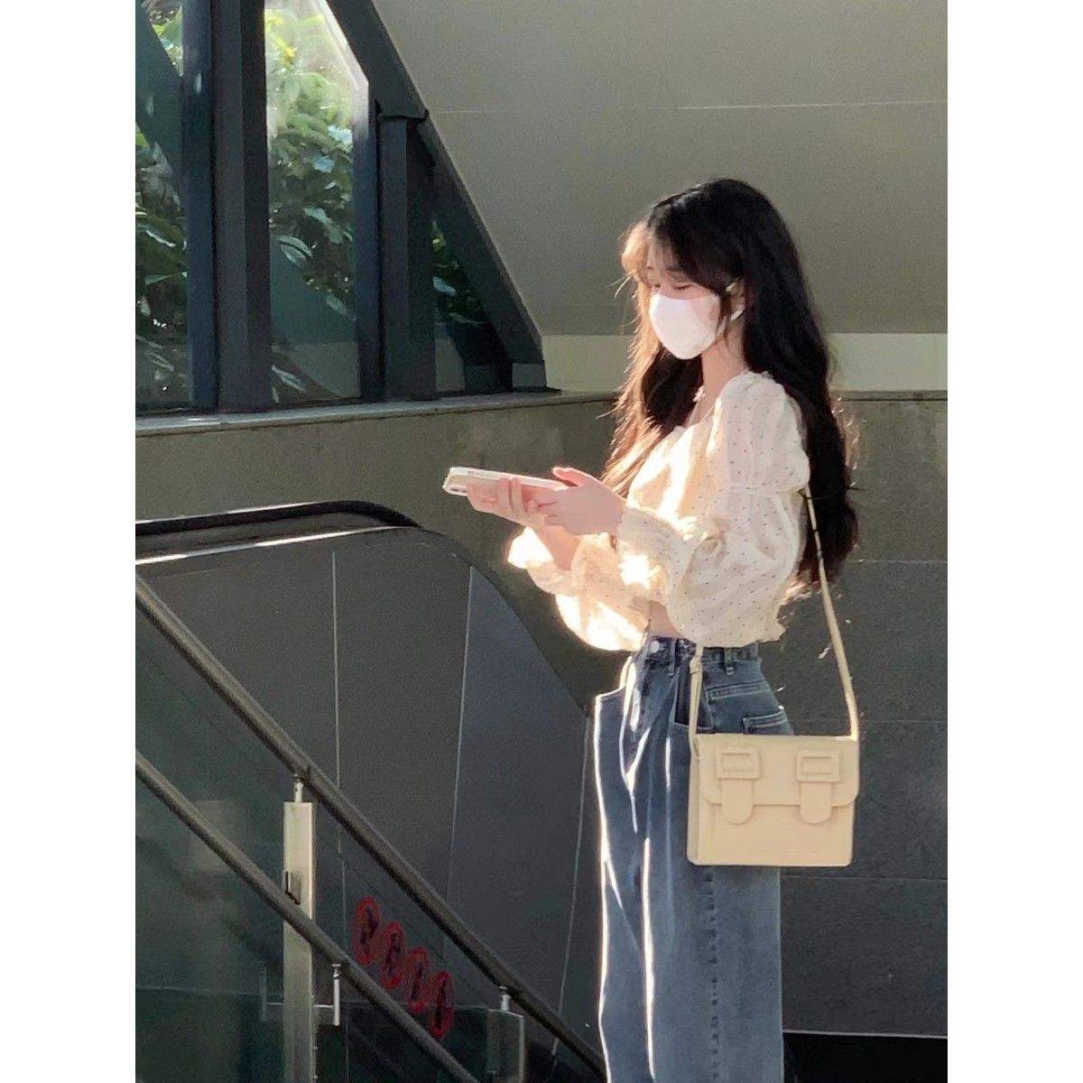 一字肩碎花雪紡衫女春夏法式設計感小眾短款修身顯瘦長袖短款上衣