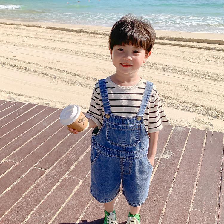 Baby overalls boy cropped pants 2023 children's denim shorts summer thin section pants middle and small children's summer clothes
