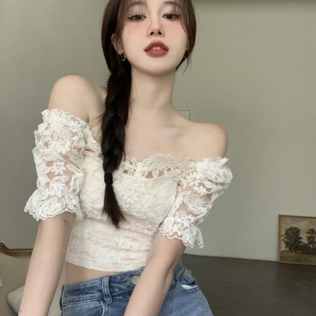 法式一字肩蕾絲短袖襯衫女夏季短款甜辣妹刺繡別致氣質高級感上衣