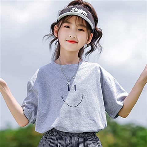 Girls' summer clothes, children's short-sleeved summer suit, 2023 new style, middle and big children's two-piece suit, fashionable western-style plaid shorts