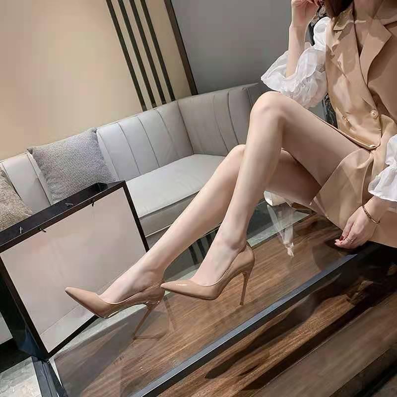 French temperament high-heeled shoes design sense niche 2023 new summer net red girl nude color stiletto single shoes women