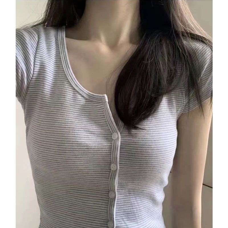 BrandyMelville美式復古修身單排扣彈力BM短袖T恤女短款露臍上衣