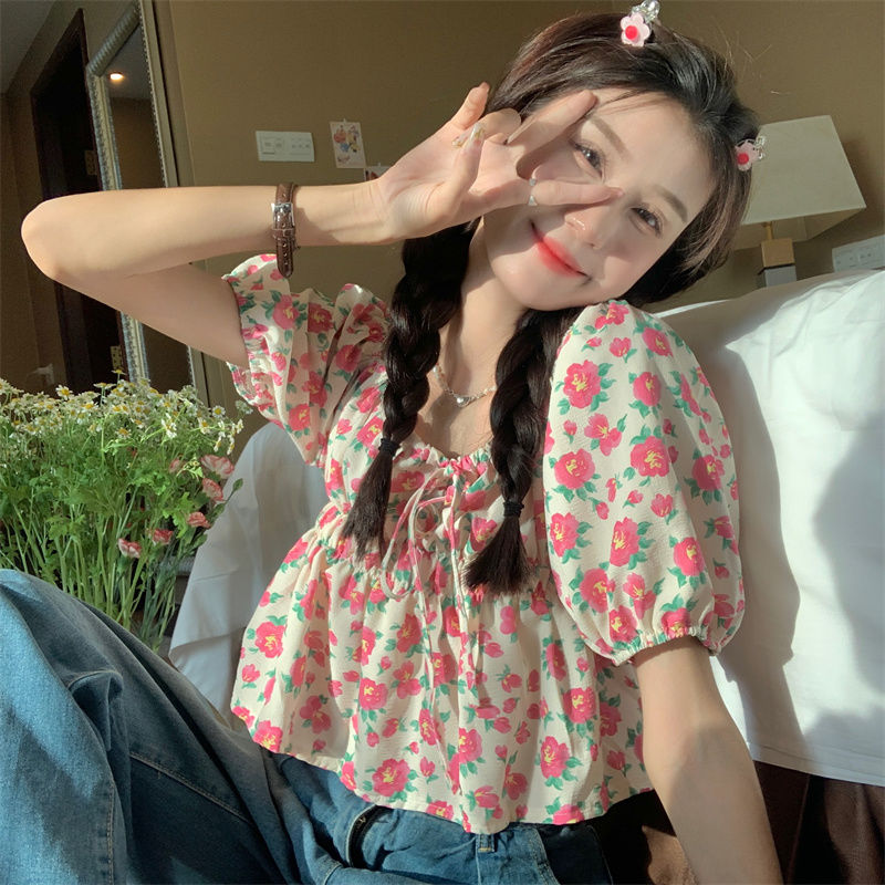 小清新碎花短款上衣女夏季2022新款設計感小眾韓系甜美泡泡袖襯衫