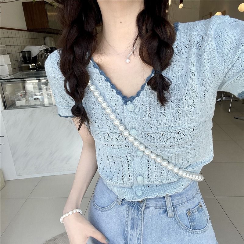Hollow knitted short-sleeved beautiful t-shirt for women summer thin cardigan short v-neck top to reduce age, fashionable and sweet shirt