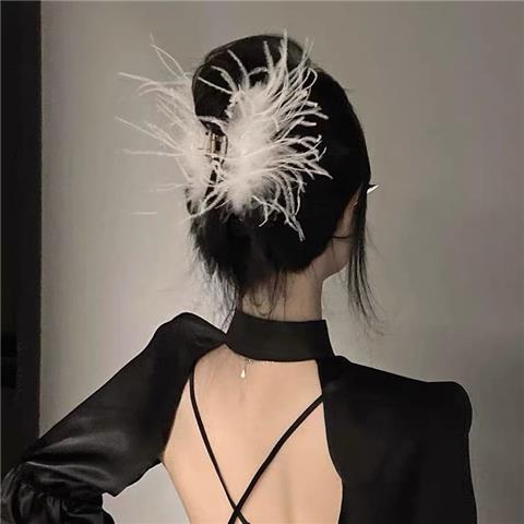 New feather grab clip Internet celebrity ostrich hair shark clip pure desire ins style black hair clip large clip hair accessories for women