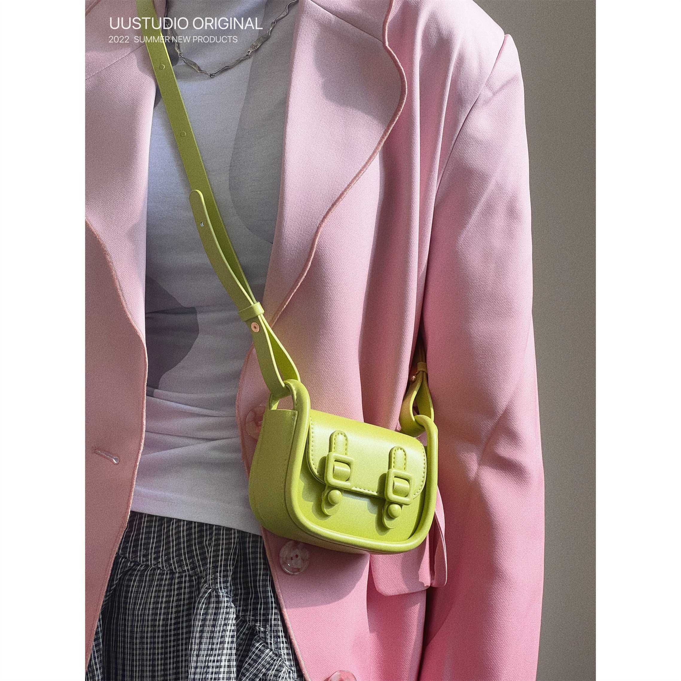 uustudio niche design high-end bag pink girl hot girl messenger mini earphone lipstick bag