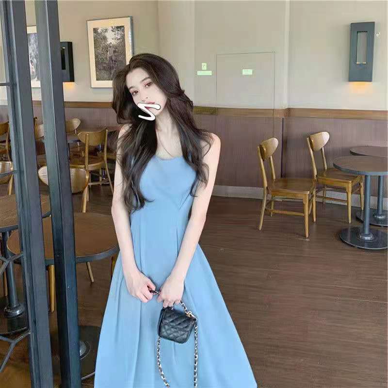 黑色吊帶連衣裙女2023夏季新款收腰顯瘦小黑裙法式赫本風氣質長裙