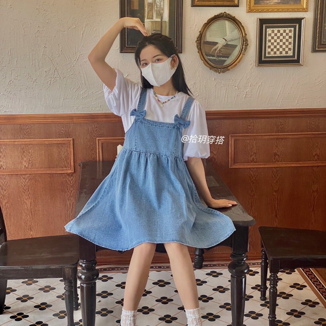 2023 French-style denim suspender skirt women's spring new style foreign style age-reducing bow knot meat-covering denim suspender skirt two-piece set
