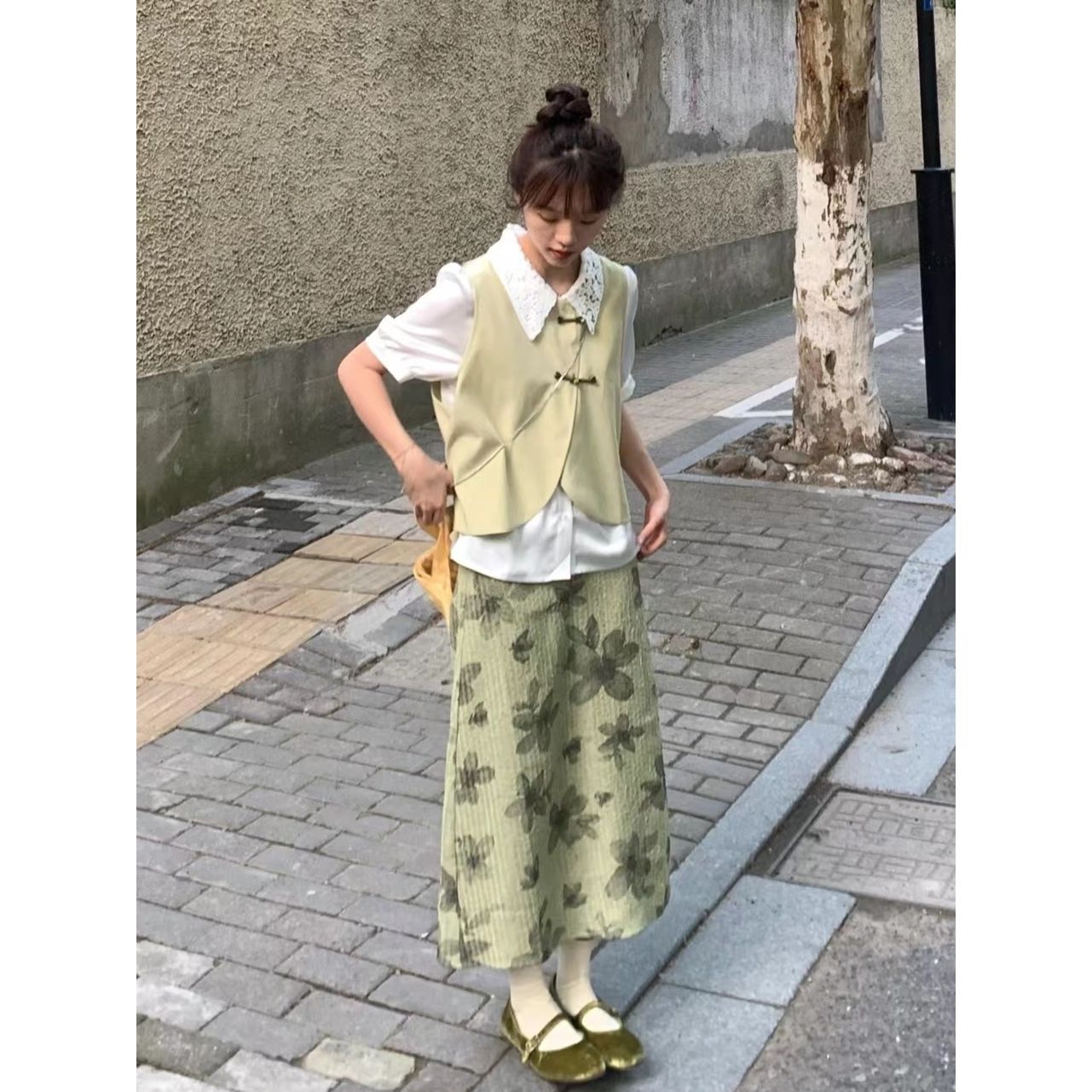 [Three-piece suit] New Chinese style national style vest vest splicing collar shirt retro high waist floral skirt