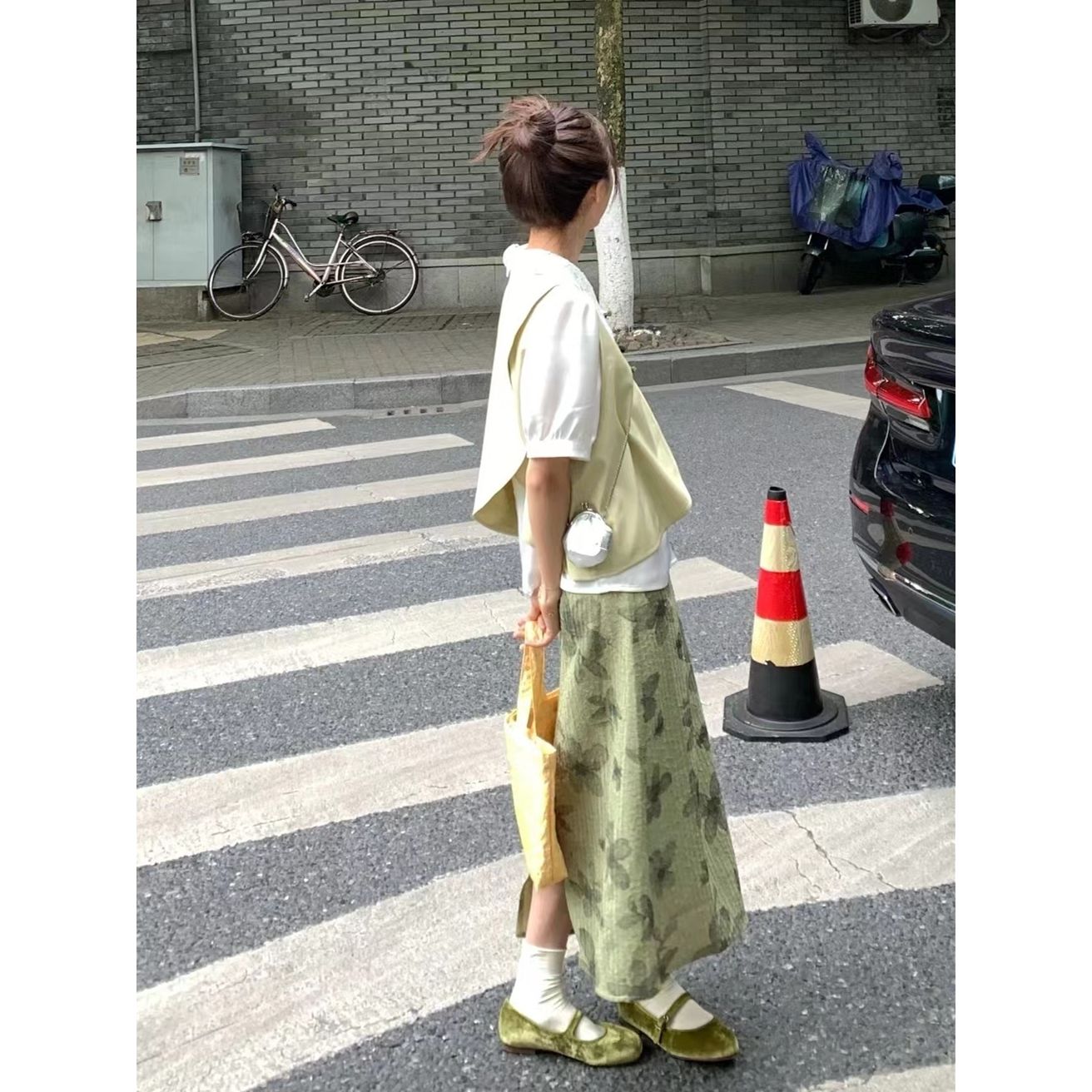 [Three-piece suit] New Chinese style national style vest vest splicing collar shirt retro high waist floral skirt
