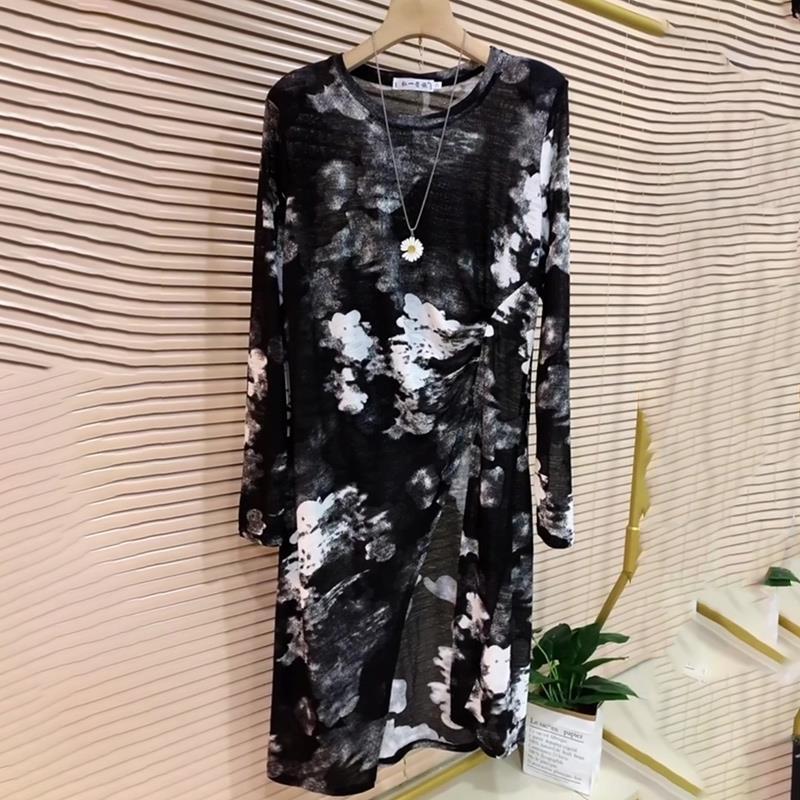 Fat sister 2023 summer new plus-size women's clothing with simple design and chic aristocratic color slit sun protection shirt tide