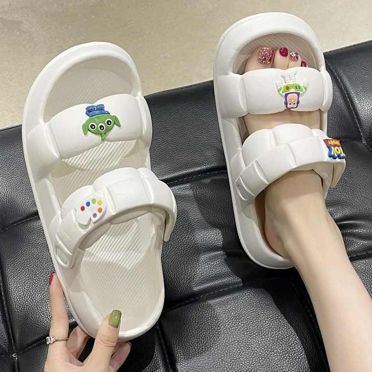 Fashionable outer wear, comfortable foot feel, thick bottom, light and non-slip outdoor two-wear sandals and slippers, women's outdoor beach shoes