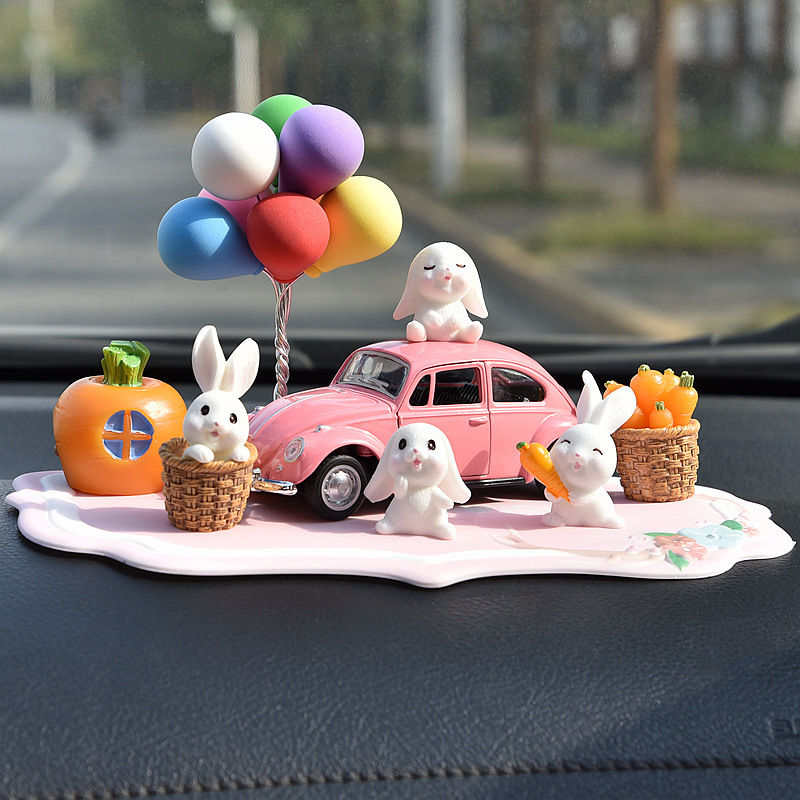 汽车中控台小兔子车内装饰女摆件可爱创意公仔车载小白兔卡通网红