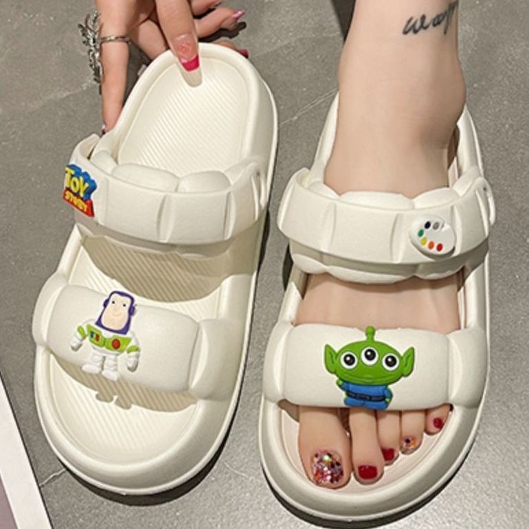 Fashionable outer wear, comfortable foot feel, thick bottom, light and non-slip outdoor two-wear sandals and slippers, women's outdoor beach shoes