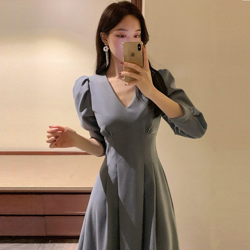 Korean big sister season light mature temperament lady V-neck waist slimming mid-length a-line puff sleeve jumpsuit