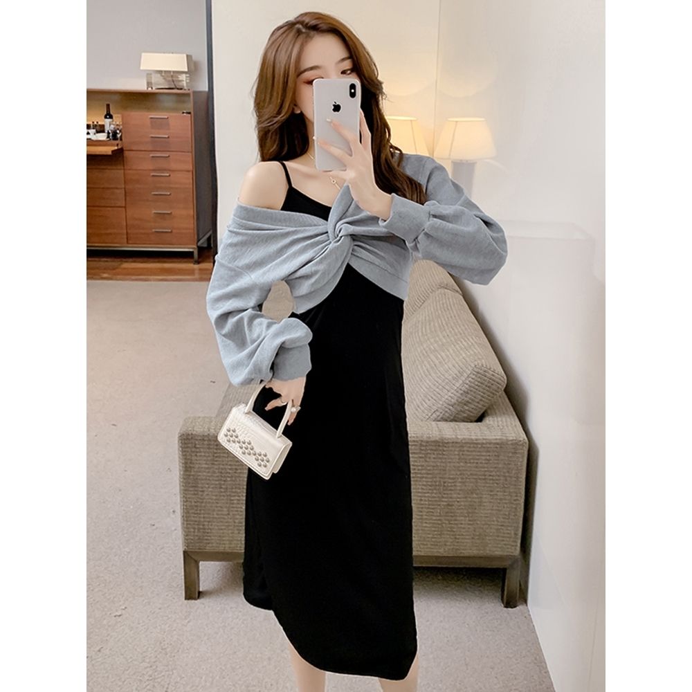 Temperament royal sister light familiar wind suit female autumn 2022 new strap dress slim long-sleeved sweater two-piece set