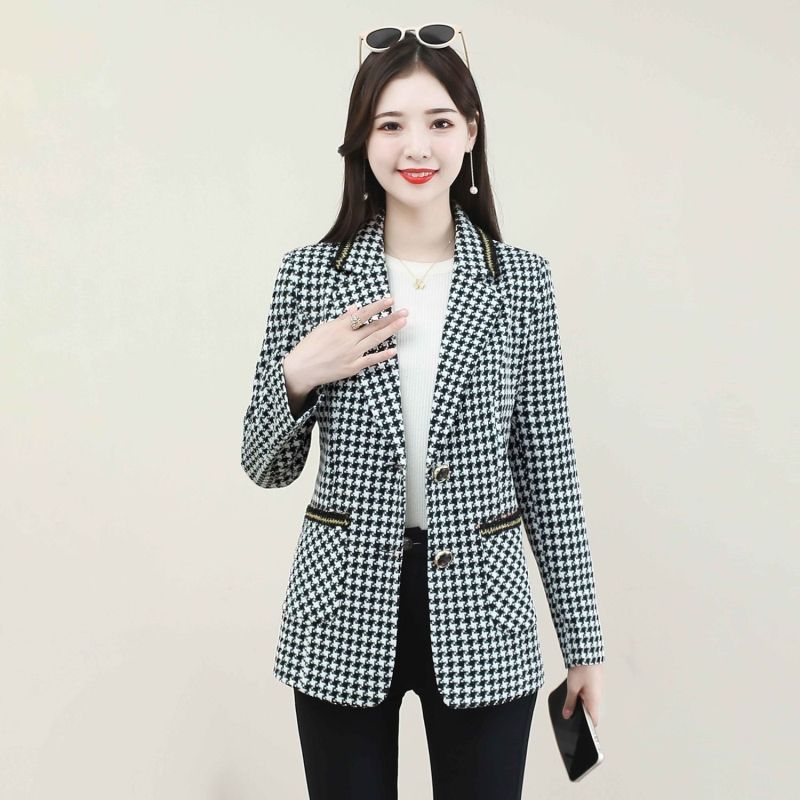 Plaid blazer women's spring and autumn 2023 new style middle-aged mother's outfit western style slim small suit top