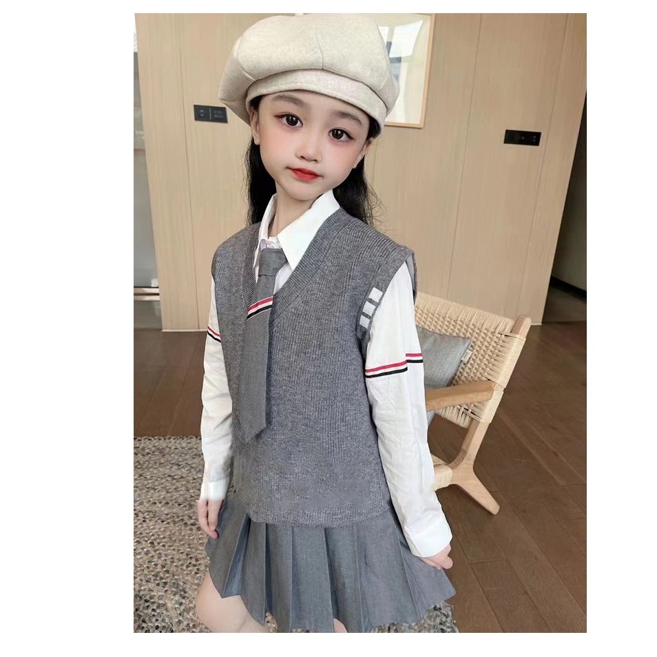 Girls autumn JK suit foreign style fashion 2022 new Korean version of children's casual pants loose vest three-piece suit