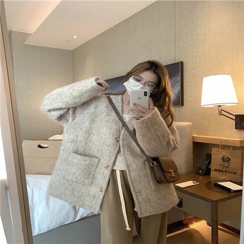 Gentle and temperament plush woolen coat women's winter Korean series small V-neck loose lazy woolen cardigan