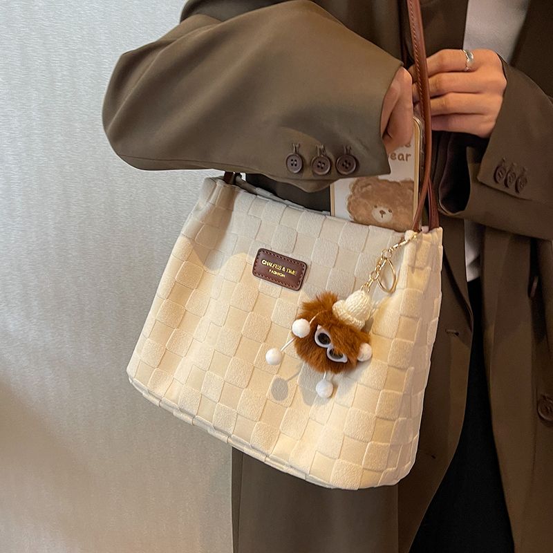 秋冬季流行大容量包包2023新款女包休閒百搭通勤單肩包托特水桶包