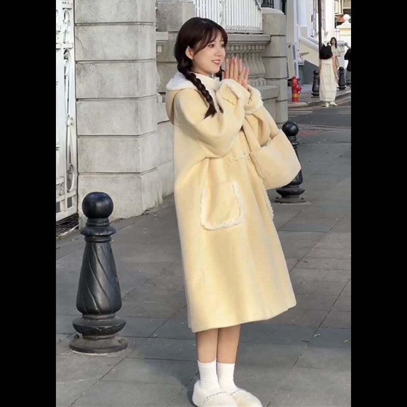 "Cream Puff" high-end super good-looking coat autumn and winter horn buckle mid-length woolen coat coat cloak