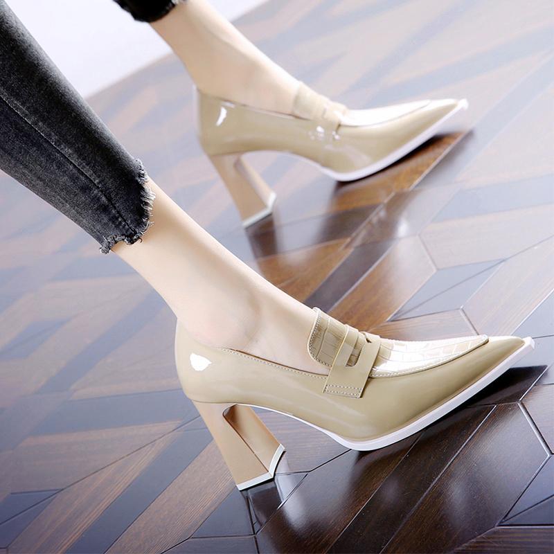 香港新款法式高跟鞋女尖头粗跟设计感小众防水台浅色气质职业单鞋