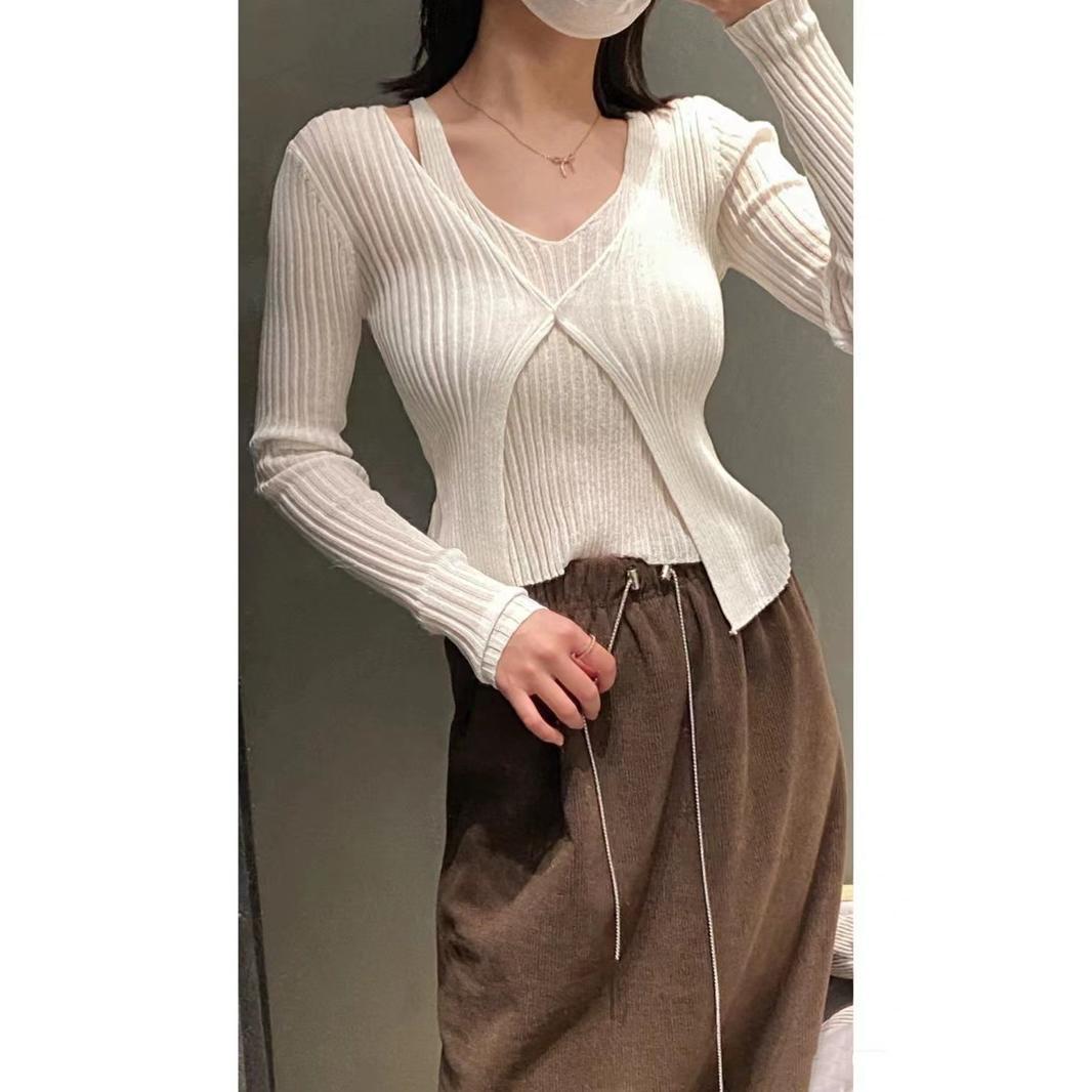 ur同款2023春夏新款氣質假兩件修身坑條紋掛脖針織衫女UWG932037