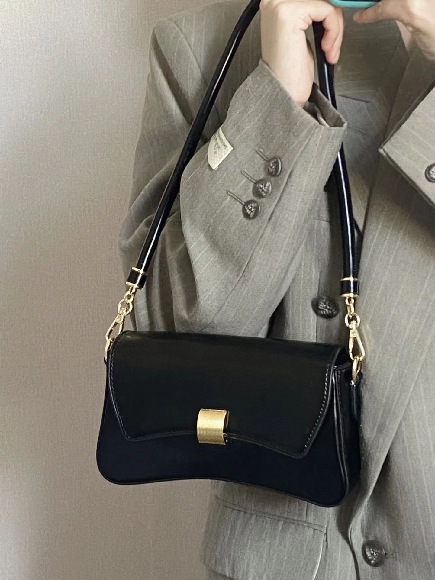 高級感小方包女2023新款百搭復古黑色法棍包腋下包簡約單肩斜挎包
