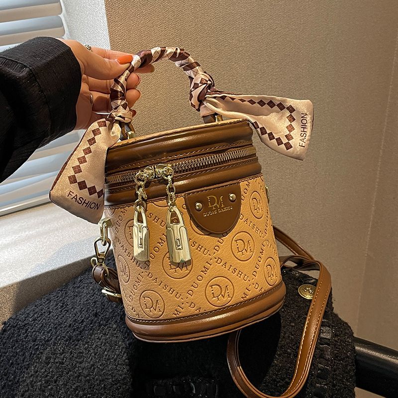 Klassische Luxus-Design-Damentasche. Neue modische Retro-Beuteltasche für alle Schulter- und Unterarm-Umhängetaschen_voghion.com