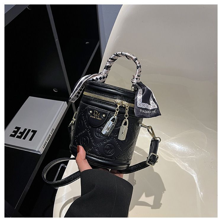 Luxuriöse Damen Beuteltasche Als Umhängetasche Aus Leder_voghion.com