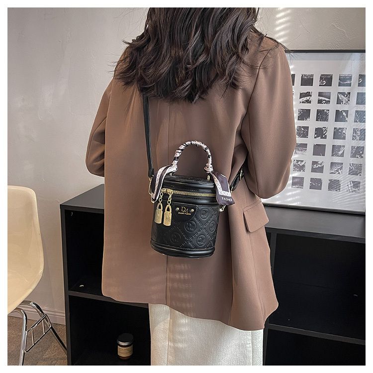 Luxuriöse Damen Beuteltasche Als Umhängetasche Aus Leder_voghion.com