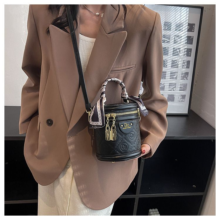 Luxuriöse Damen Beuteltasche Als Umhängetasche Aus Leder_voghion.com