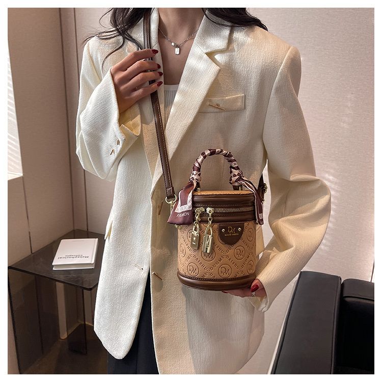 Luxuriöse Damen Beuteltasche Als Umhängetasche Aus Leder_voghion.com