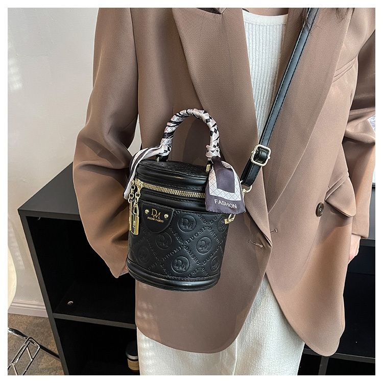 Luxuriöse Damen Beuteltasche Als Umhängetasche Aus Leder_voghion.com