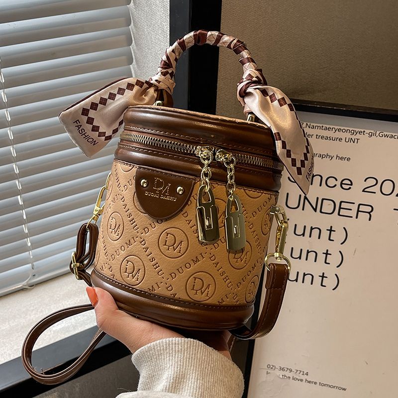 Klassische Luxus-Design-Damentasche. Neue modische Retro-Beuteltasche für alle Schulter- und Unterarm-Umhängetaschen_voghion.com