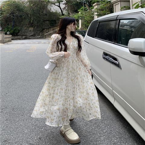 Floral V-neck puff sleeve dress women's spring  new French style gentle wind medium long long-sleeved tea break skirt