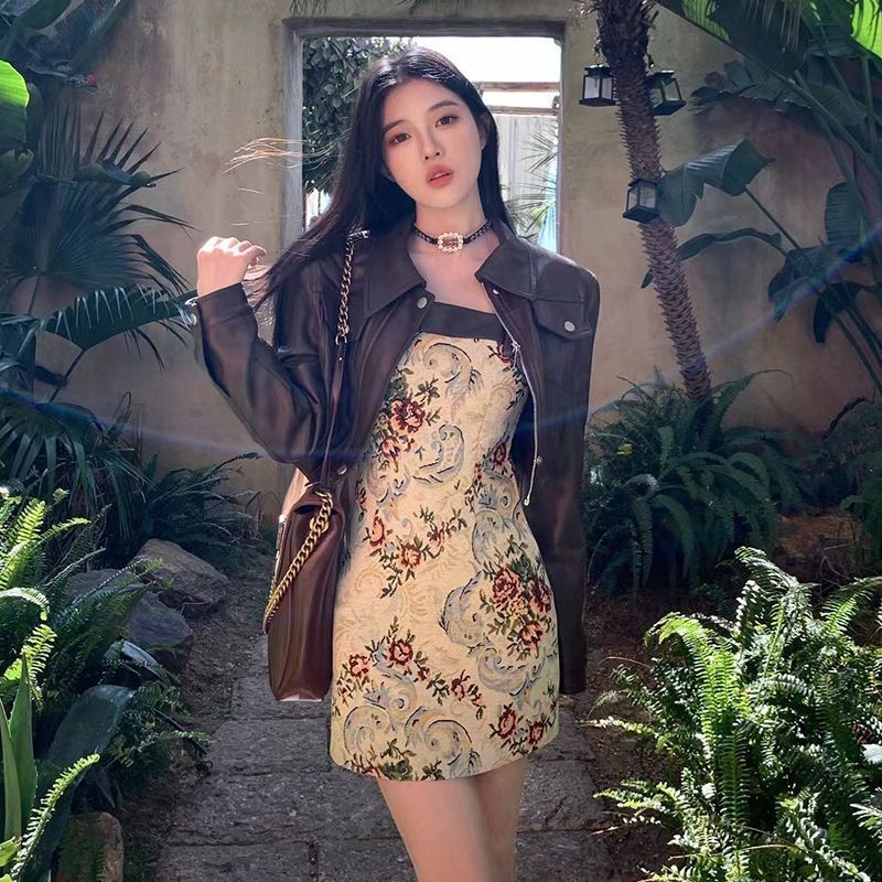 Spring 2023 new fashion Hong Kong style retro leather jacket floral suspender dress suit fashionable two-piece female