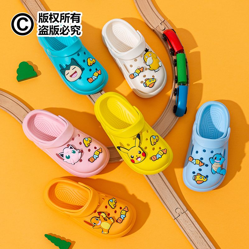 Pikachu new children's hole shoes summer girls indoor home boys sandals and slippers non-slip baby beach shoes