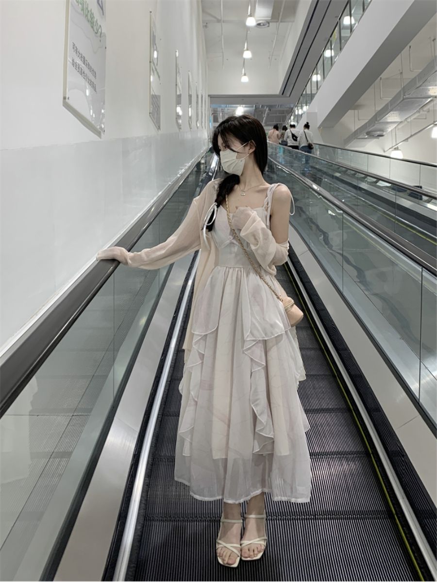 荷葉邊吊帶連衣裙女夏季2023新款韓版很仙的收腰顯瘦氣質A字長裙