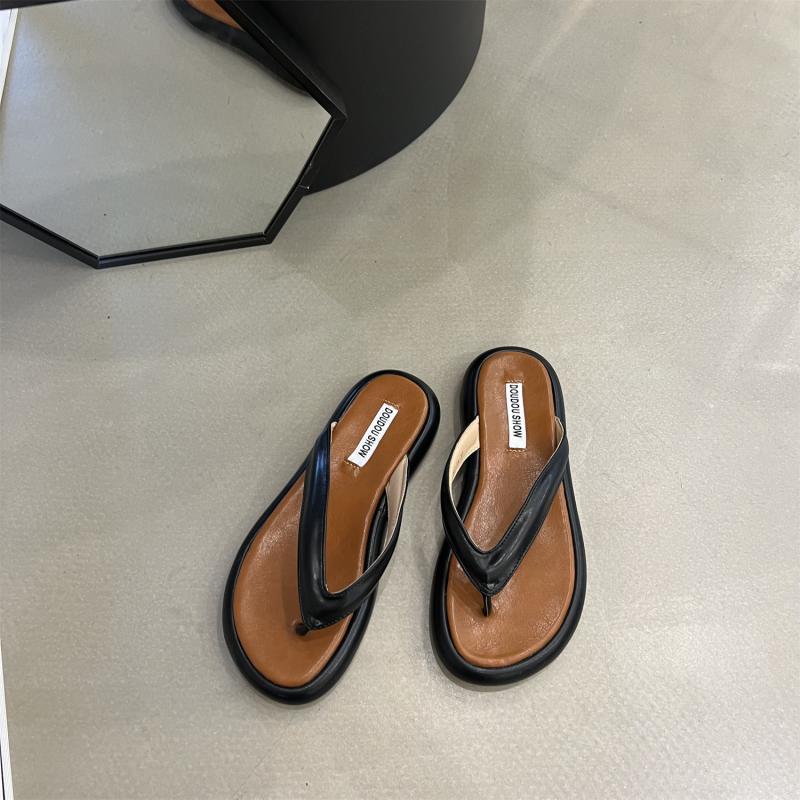 Soft leather soft bottom flip-flops women's summer 2023 new Korean version half drag thick bottom sandals flat beach shoes