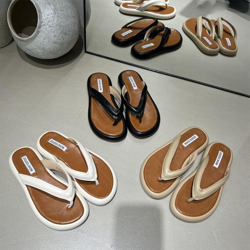 Soft leather soft bottom flip-flops women's summer 2023 new Korean version half drag thick bottom sandals flat beach shoes