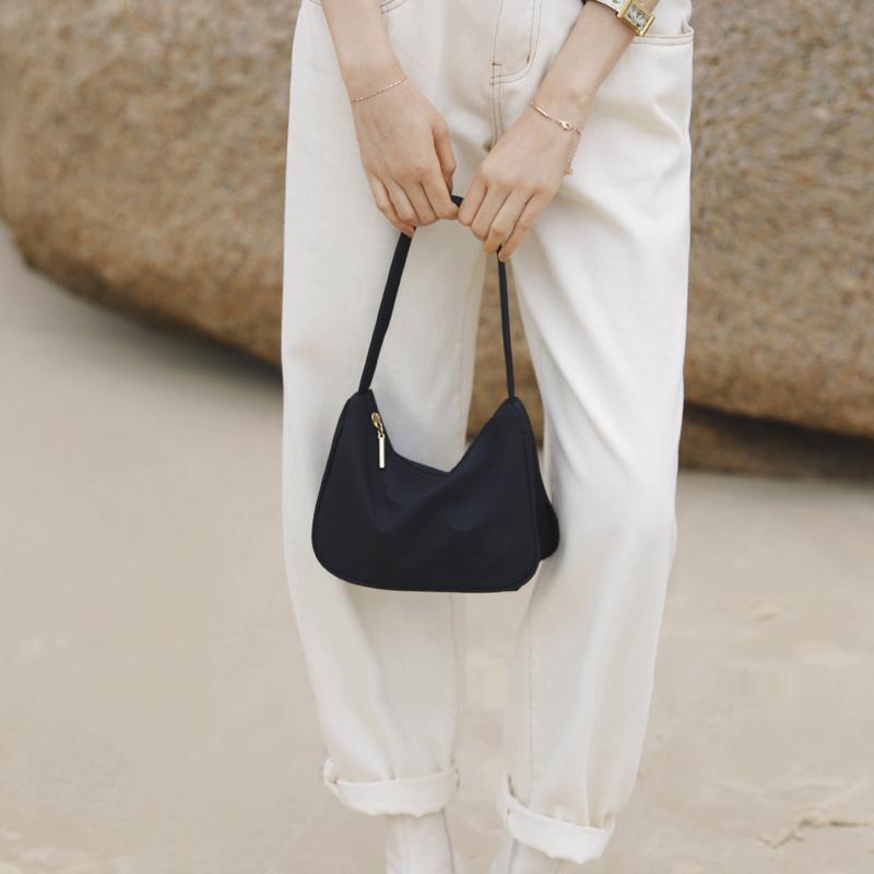 Summer niche design soft surface lightweight simple nylon cloth bag underarm bag  new portable shoulder bag