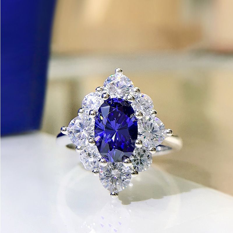 Luxuriöser Eiförmiger Saphir Zirkonia Ring Designerschmuck_voghion.com
