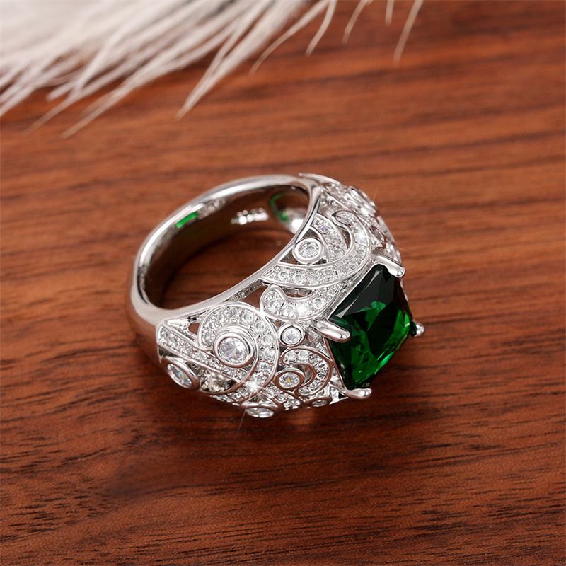 Elegant Zircon Ring With Emerald Finish French Style Designer Ring_voghion.com