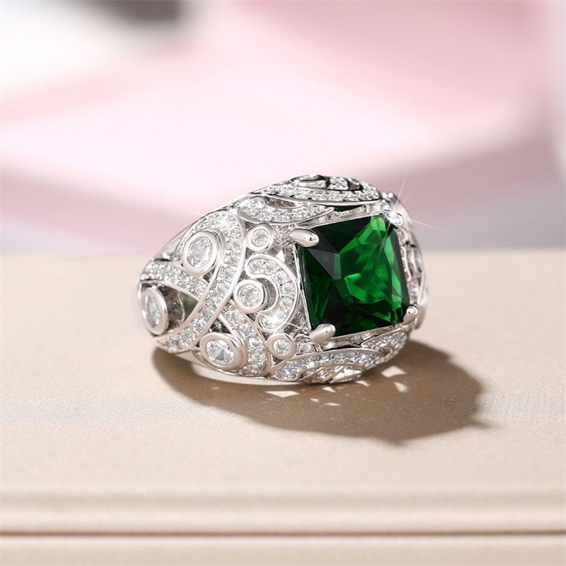 Elegant Zircon Ring With Emerald Finish French Style Designer Ring_voghion.com