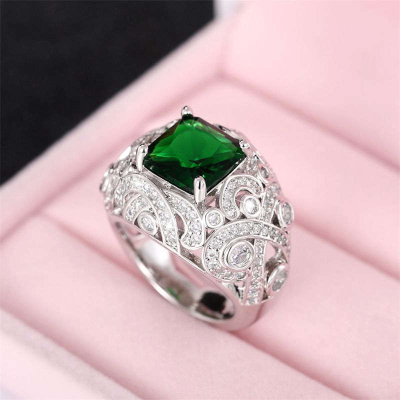Elegant Zircon Ring With Emerald Finish French Style Designer Ring_voghion.com