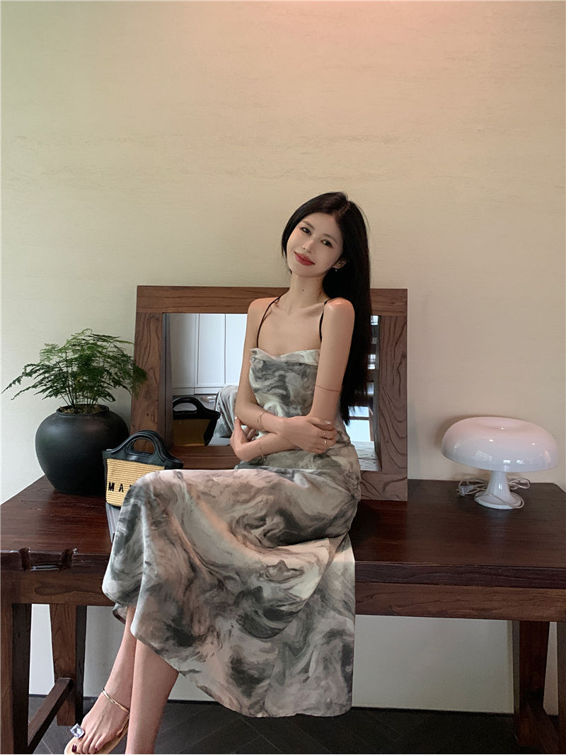 法式水墨畫扎染吊帶連衣裙女夏季純欲裙子復古修身性感包臀中長裙