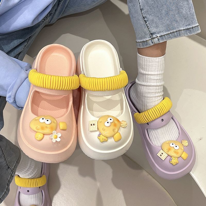 Baotou semi-slippers women's outerwear with a feeling of stepping on shit 2023 summer new cute cartoon thick-soled hole shoes girls' sandals