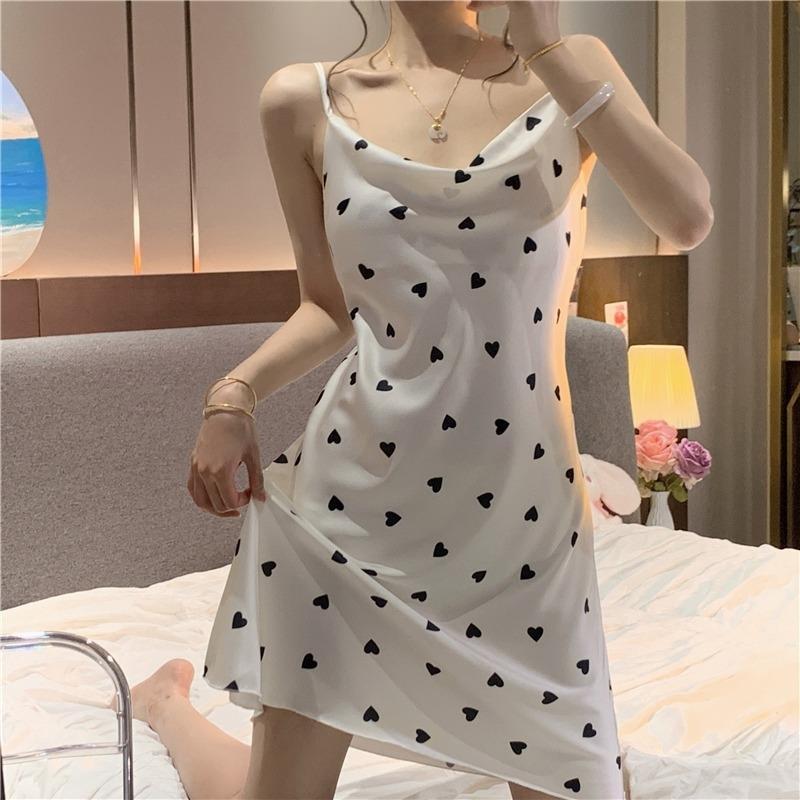 High-end suspender nightdress pure desire style short skirt net red style pajamas women's summer 2023 new home clothes can be worn outside